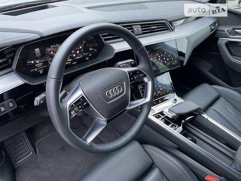 Позашляховик / Кросовер Audi e-tron 2022 в Києві