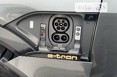 Позашляховик / Кросовер Audi e-tron 2022 в Києві