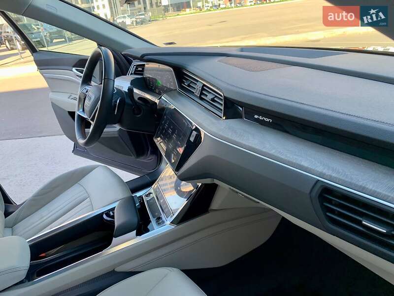 Позашляховик / Кросовер Audi e-tron 2020 в Черкасах фото 31 Позашляховик / Кросовер Audi e-tron 2020 в Черкасах