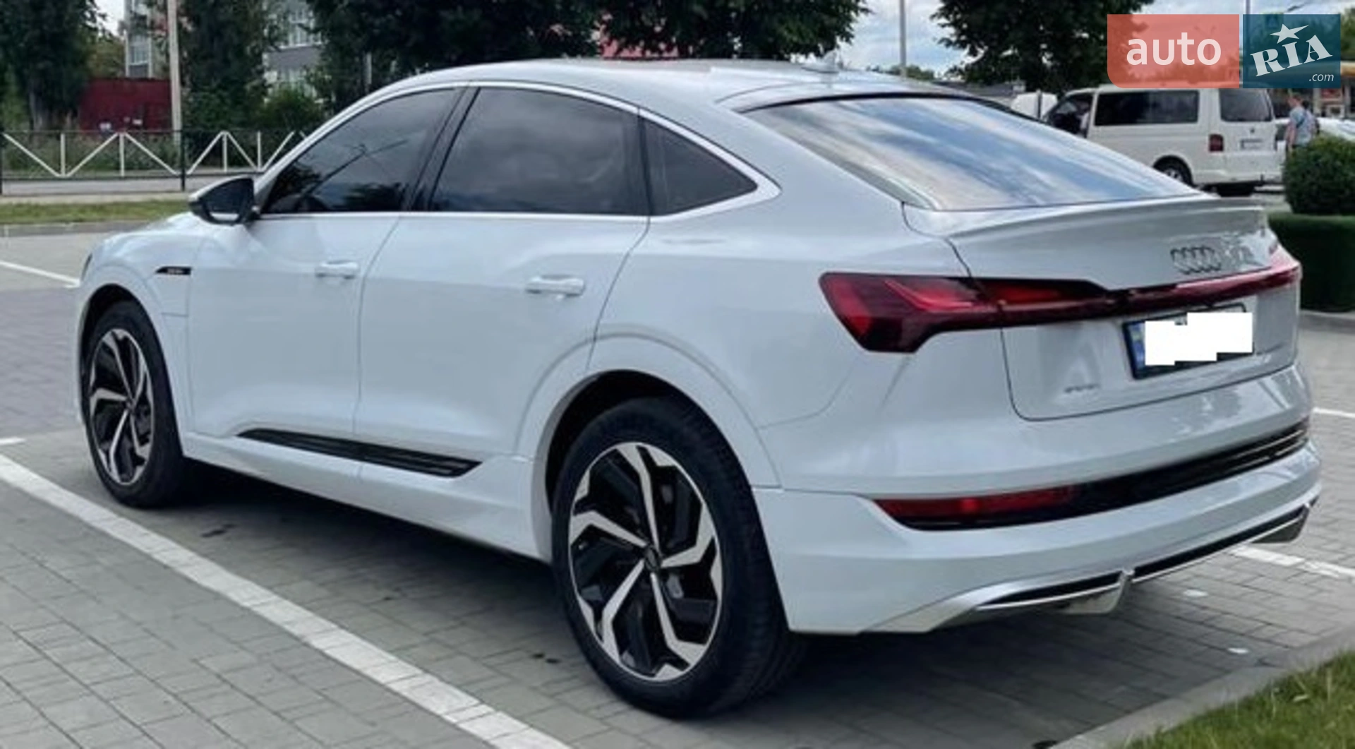2020 Audi e-tron - мініатюра 10