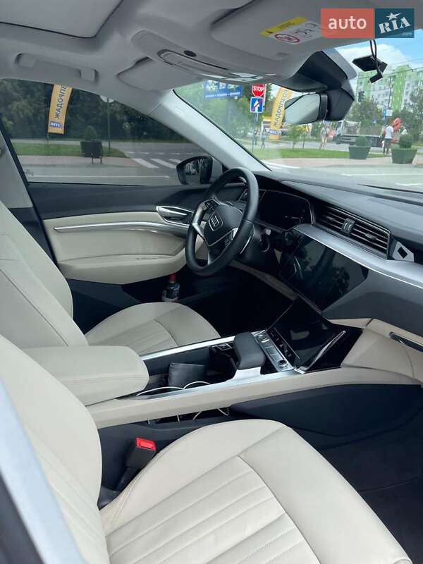 Внедорожник / Кроссовер Audi e-tron 2020 в Днепре