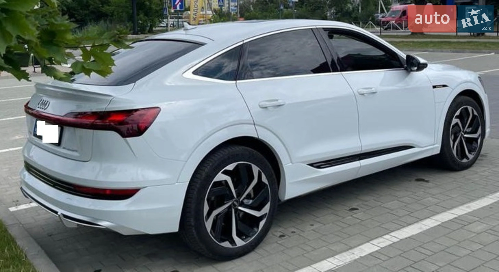 2020 Audi e-tron - мініатюра 16