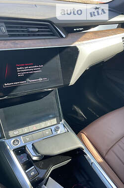 Позашляховик / Кросовер Audi e-tron 2020 в Львові