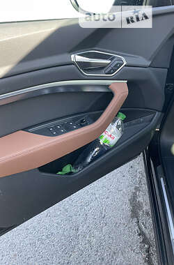 Позашляховик / Кросовер Audi e-tron 2020 в Львові