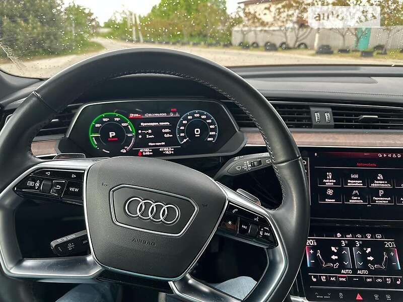 Внедорожник / Кроссовер Audi e-tron 2019 в Харькове