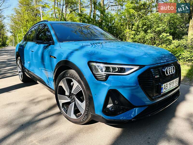 Внедорожник / Кроссовер Audi e-tron 2020 в 
