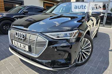 Позашляховик / Кросовер Audi e-tron 2020 в 