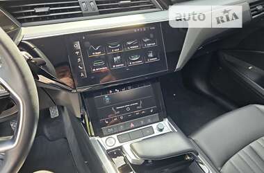 Позашляховик / Кросовер Audi e-tron 2020 в 