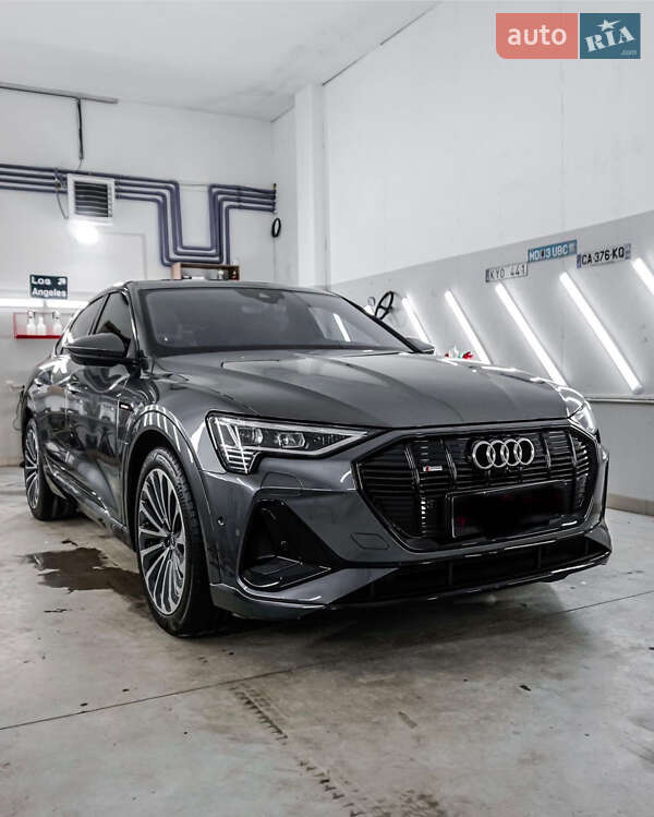 Audi e-tron 2021