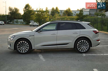 Внедорожник / Кроссовер Audi e-tron 2020 в 