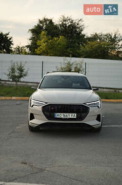 Внедорожник / Кроссовер Audi e-tron 2020 в 