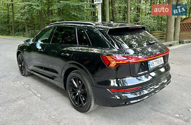 Внедорожник / Кроссовер Audi e-tron 2020 в 
