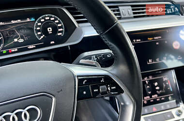 Внедорожник / Кроссовер Audi e-tron 2020 в 