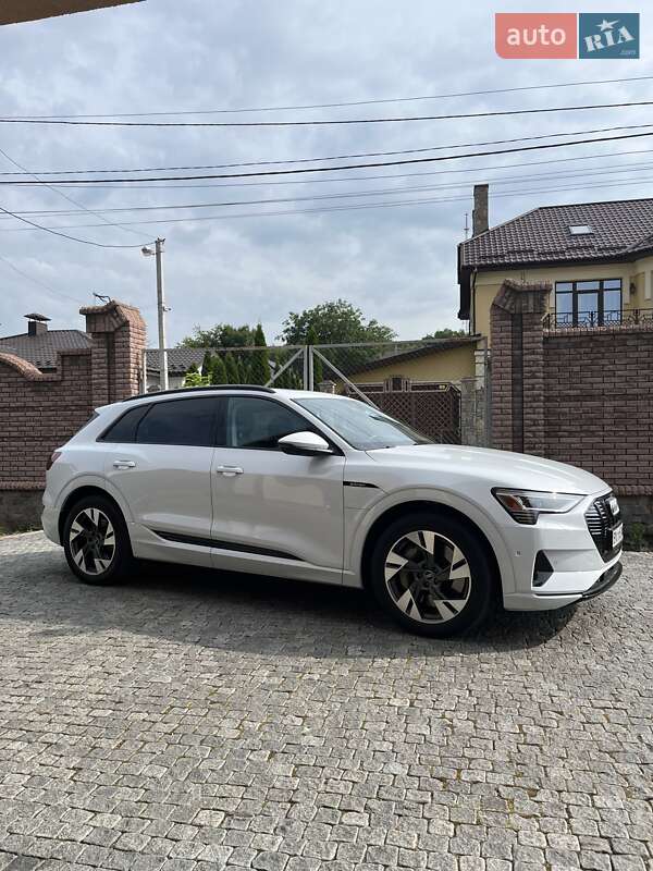Внедорожник / Кроссовер Audi e-tron 2021 в Хмельницком