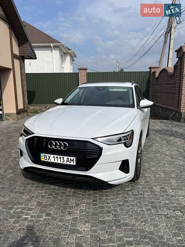 Внедорожник / Кроссовер Audi e-tron 2021 в Хмельницком