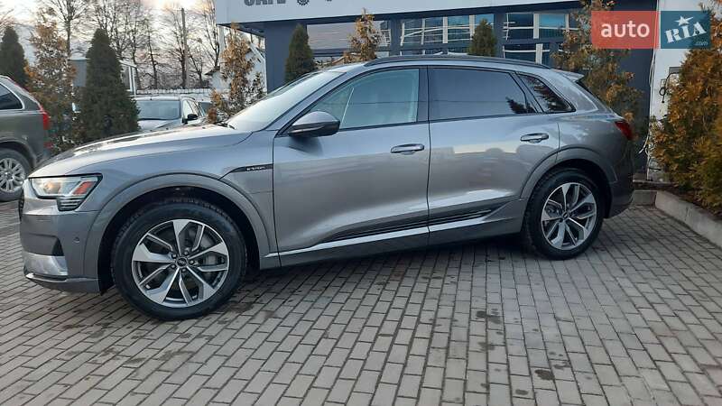 Позашляховик / Кросовер Audi e-tron 2020 в Моршині
