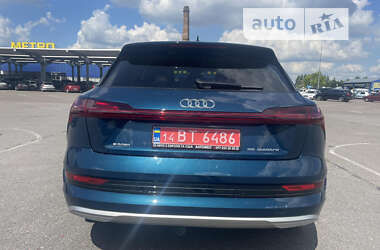 Внедорожник / Кроссовер Audi e-tron 2019 в 