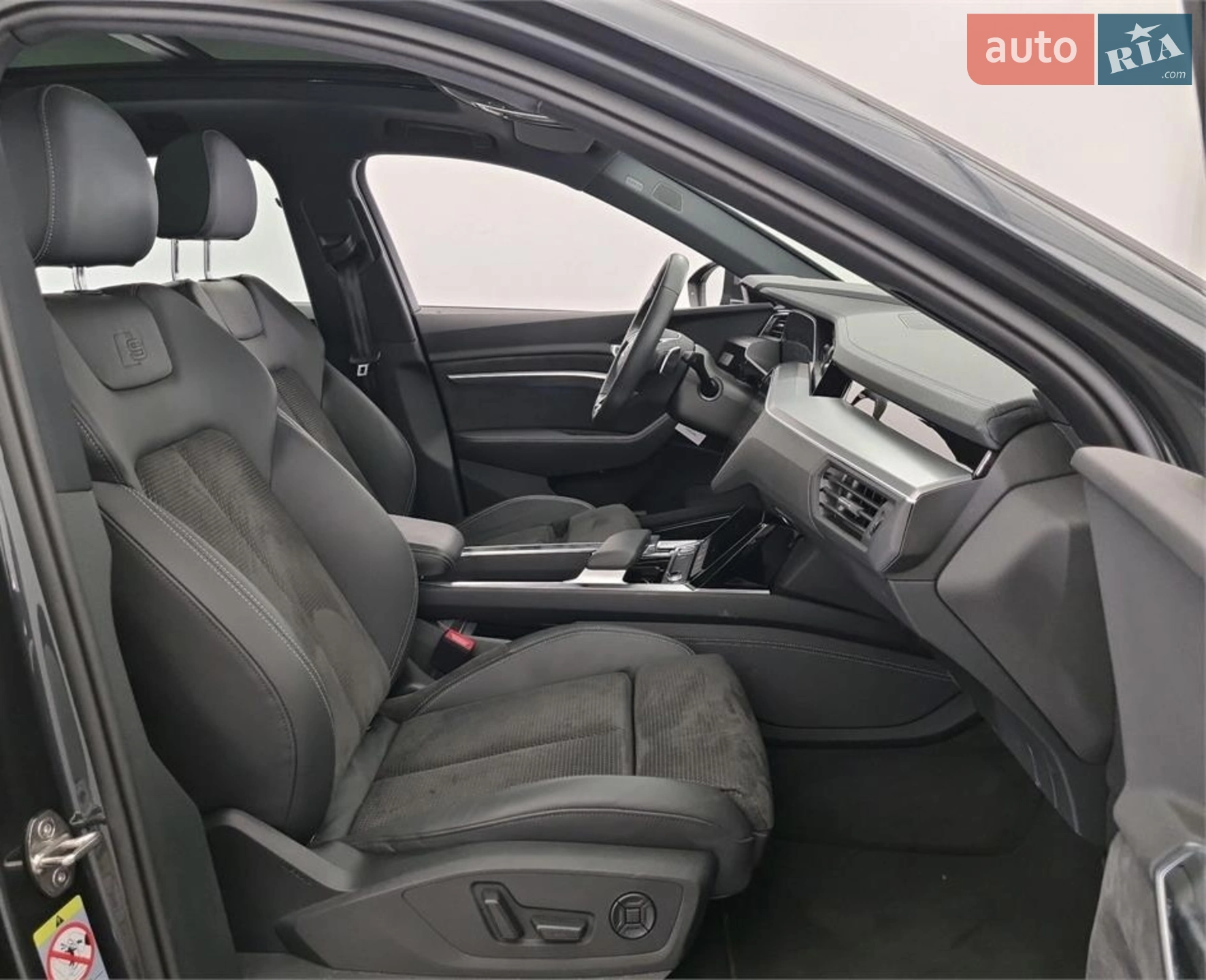 2020 Audi e-tron - мініатюра 54