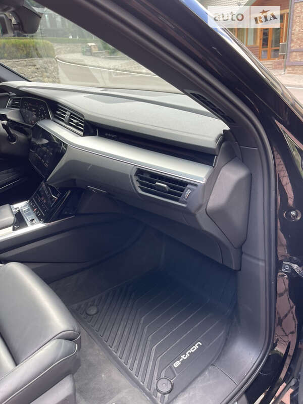 Внедорожник / Кроссовер Audi e-tron 2019 в Тернополе фото 12 Внедорожник / Кроссовер Audi e-tron 2019 в Тернополе