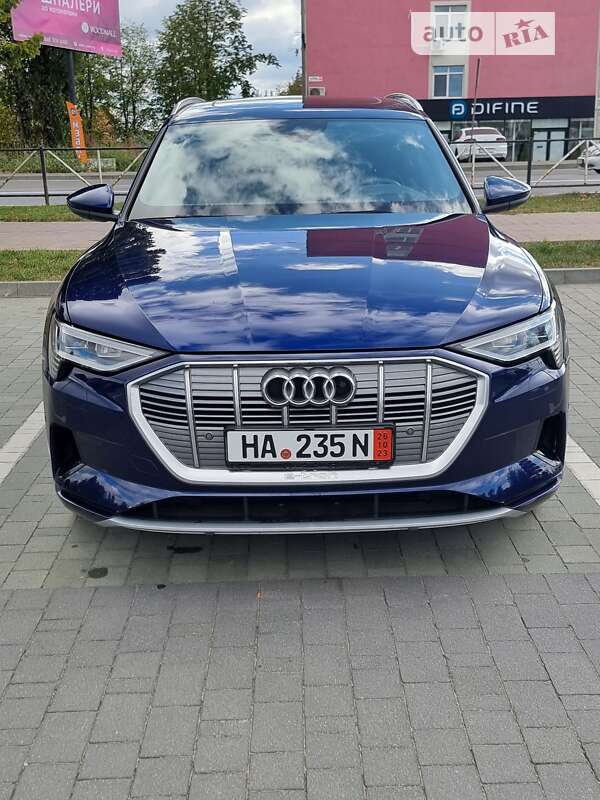 Внедорожник / Кроссовер Audi e-tron 2020 в Хмельницком