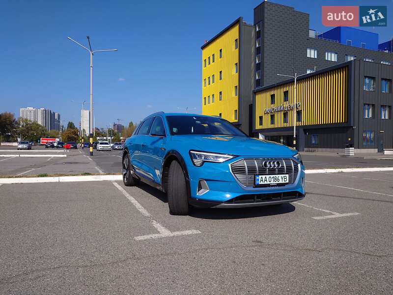 Внедорожник / Кроссовер Audi e-tron 2018 в Киеве
