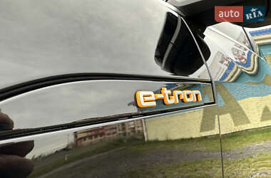Внедорожник / Кроссовер Audi e-tron 2019 в 