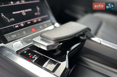 Внедорожник / Кроссовер Audi e-tron 2019 в 