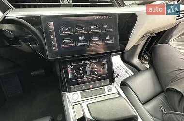 Внедорожник / Кроссовер Audi e-tron 2019 в 