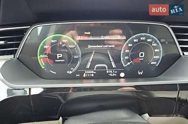 Позашляховик / Кросовер Audi e-tron 2021 в 