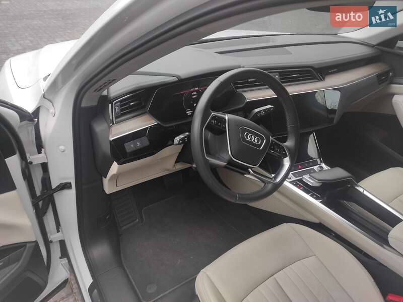Внедорожник / Кроссовер Audi e-tron 2022 в Каменском фото 11 Внедорожник / Кроссовер Audi e-tron 2022 в Каменском