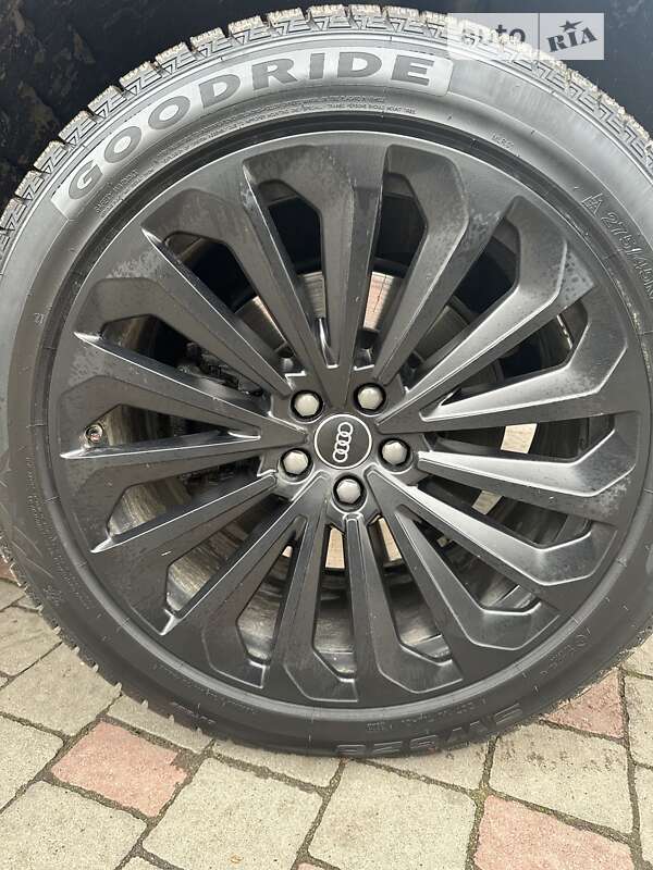 Внедорожник / Кроссовер Audi e-tron 2019 в Львове фото 10 Внедорожник / Кроссовер Audi e-tron 2019 в Львове