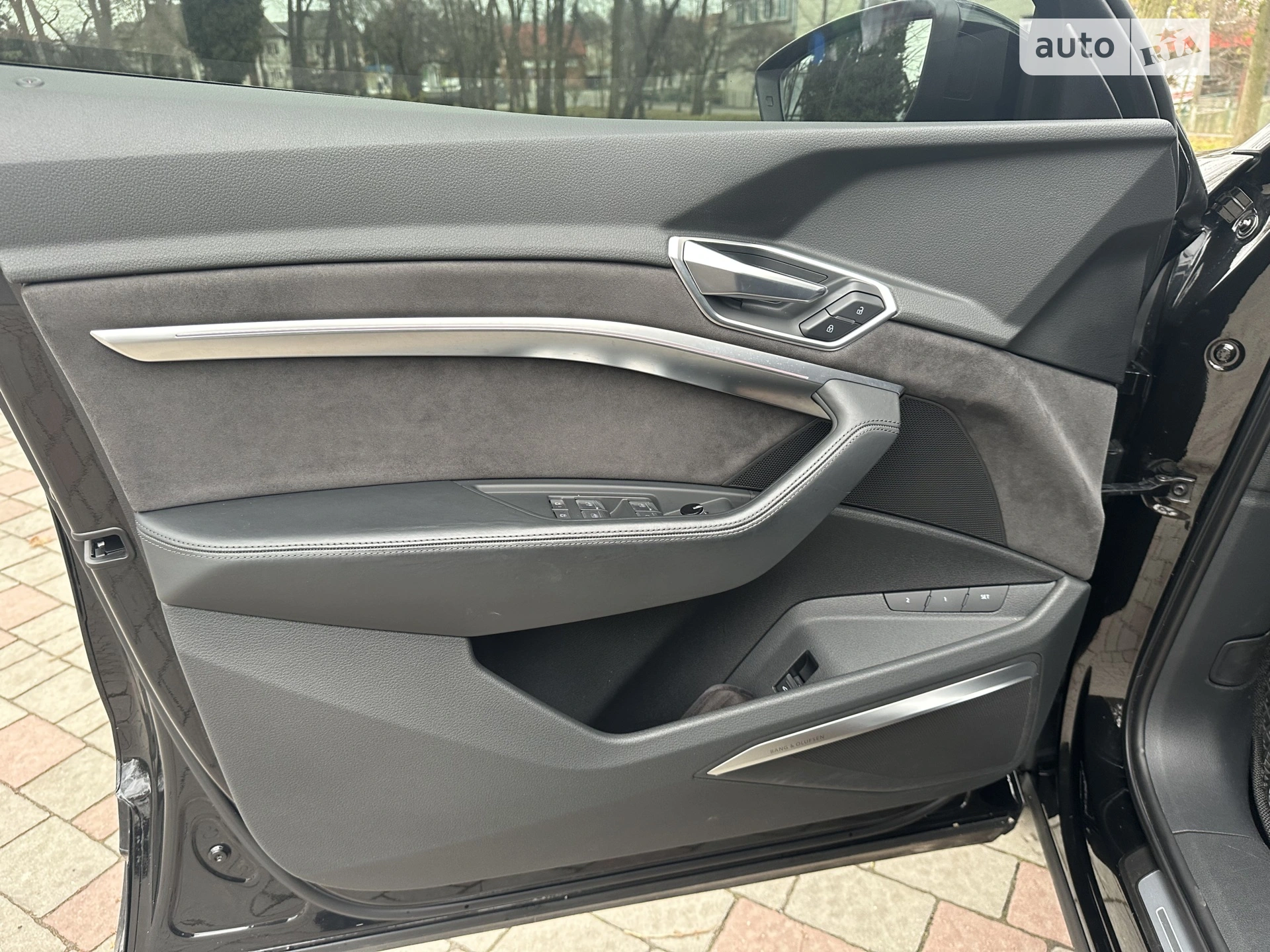 2019 Audi e-tron - мініатюра 13