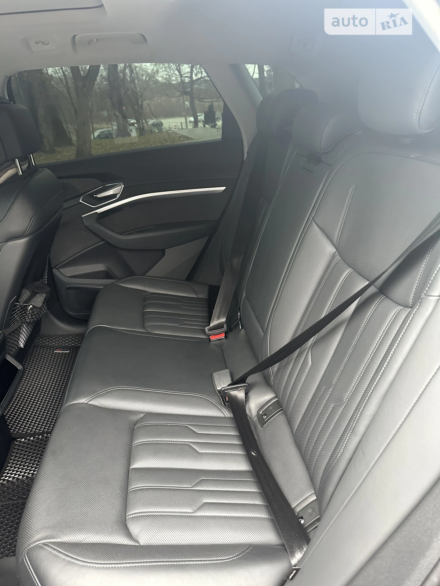 2019 Audi e-tron - мініатюра 14
