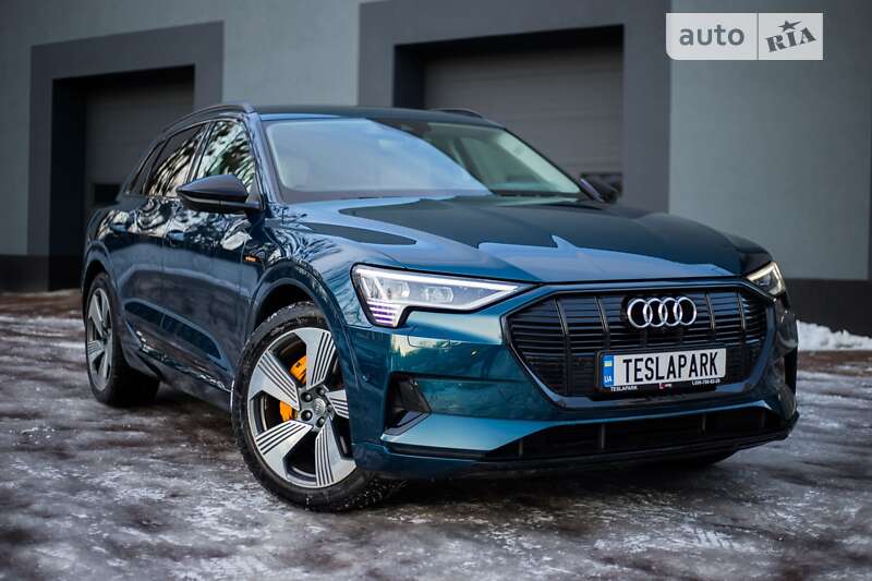 Позашляховик / Кросовер Audi e-tron 2019 в 