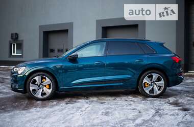 Позашляховик / Кросовер Audi e-tron 2019 в 