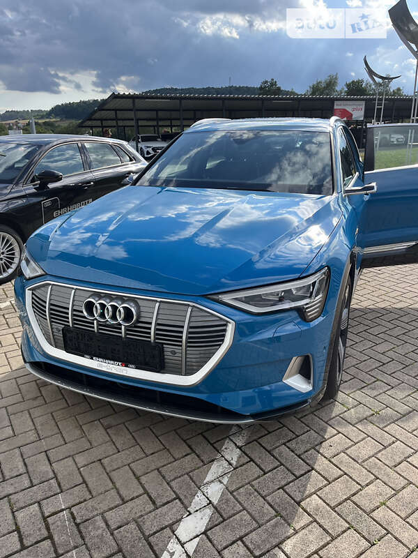 Внедорожник / Кроссовер Audi e-tron 2019 в Днепре фото 8 Внедорожник / Кроссовер Audi e-tron 2019 в Днепре