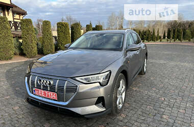 Внедорожник / Кроссовер Audi e-tron 2020 в 