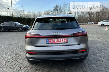 Внедорожник / Кроссовер Audi e-tron 2020 в 
