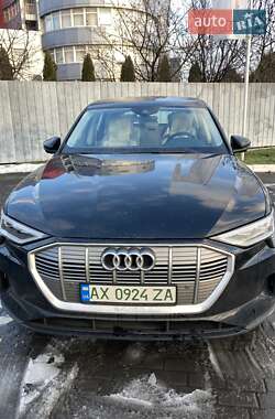 Внедорожник / Кроссовер Audi e-tron 2021 в 