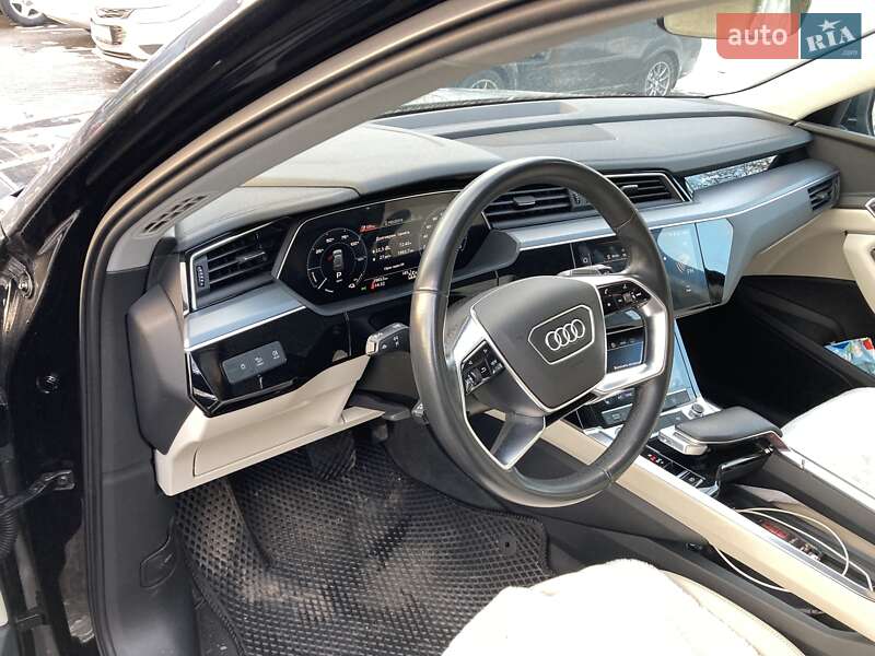 Позашляховик / Кросовер Audi e-tron 2021 в Харкові