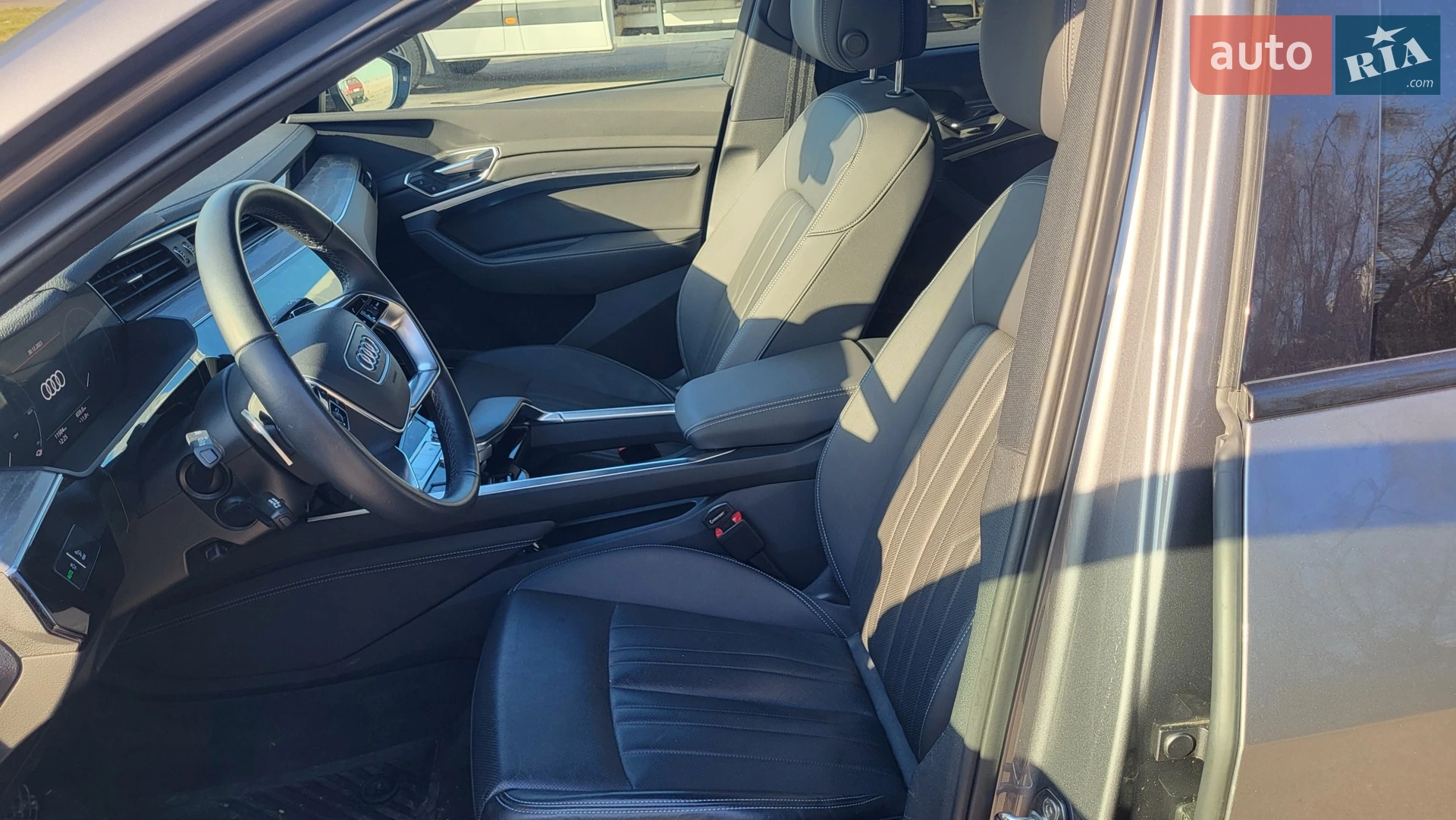 2021 Audi e-tron - мініатюра 12