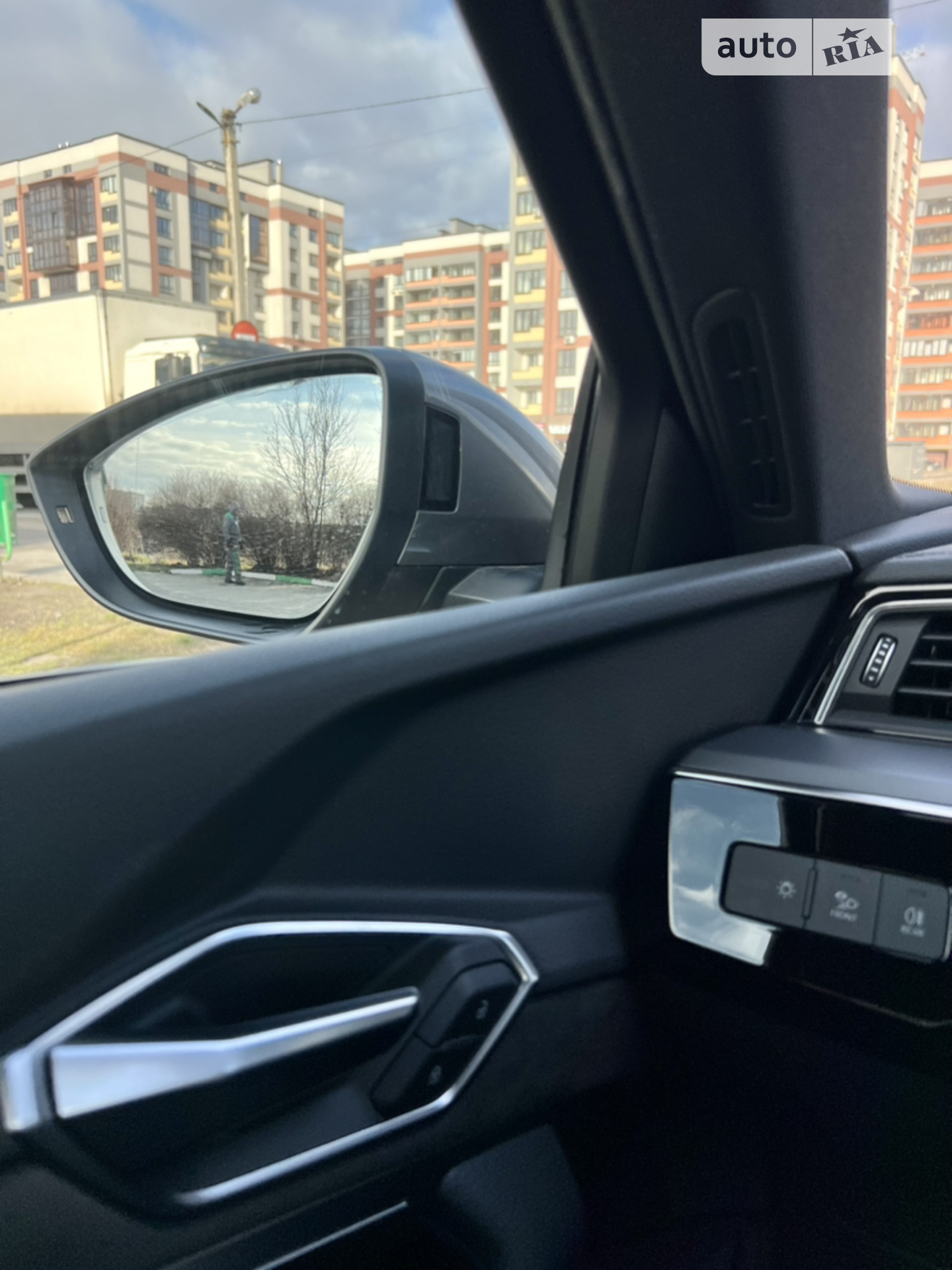 2019 Audi e-tron - мініатюра 36