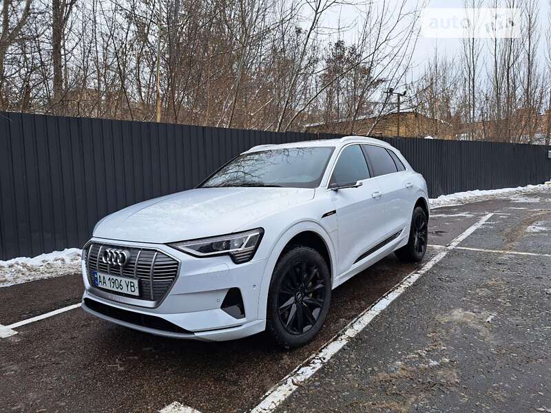 Внедорожник / Кроссовер Audi e-tron 2019 в Киеве