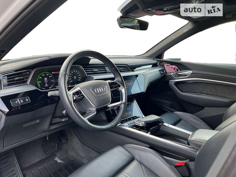 Внедорожник / Кроссовер Audi e-tron 2019 в Киеве