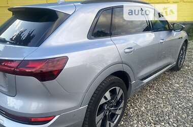 Внедорожник / Кроссовер Audi e-tron 2022 в 