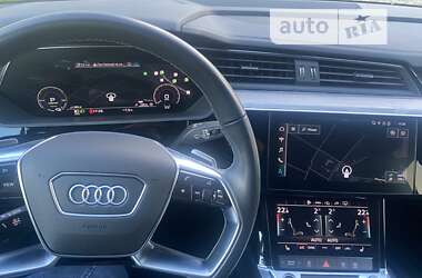 Внедорожник / Кроссовер Audi e-tron 2022 в 