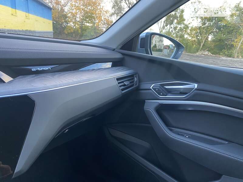Внедорожник / Кроссовер Audi e-tron 2022 в Черновцах