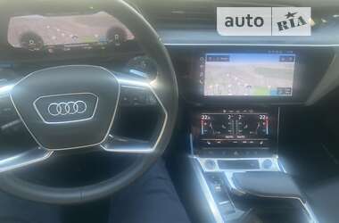 Внедорожник / Кроссовер Audi e-tron 2022 в 