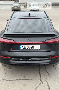 Позашляховик / Кросовер Audi e-tron 2023 в Дніпрі