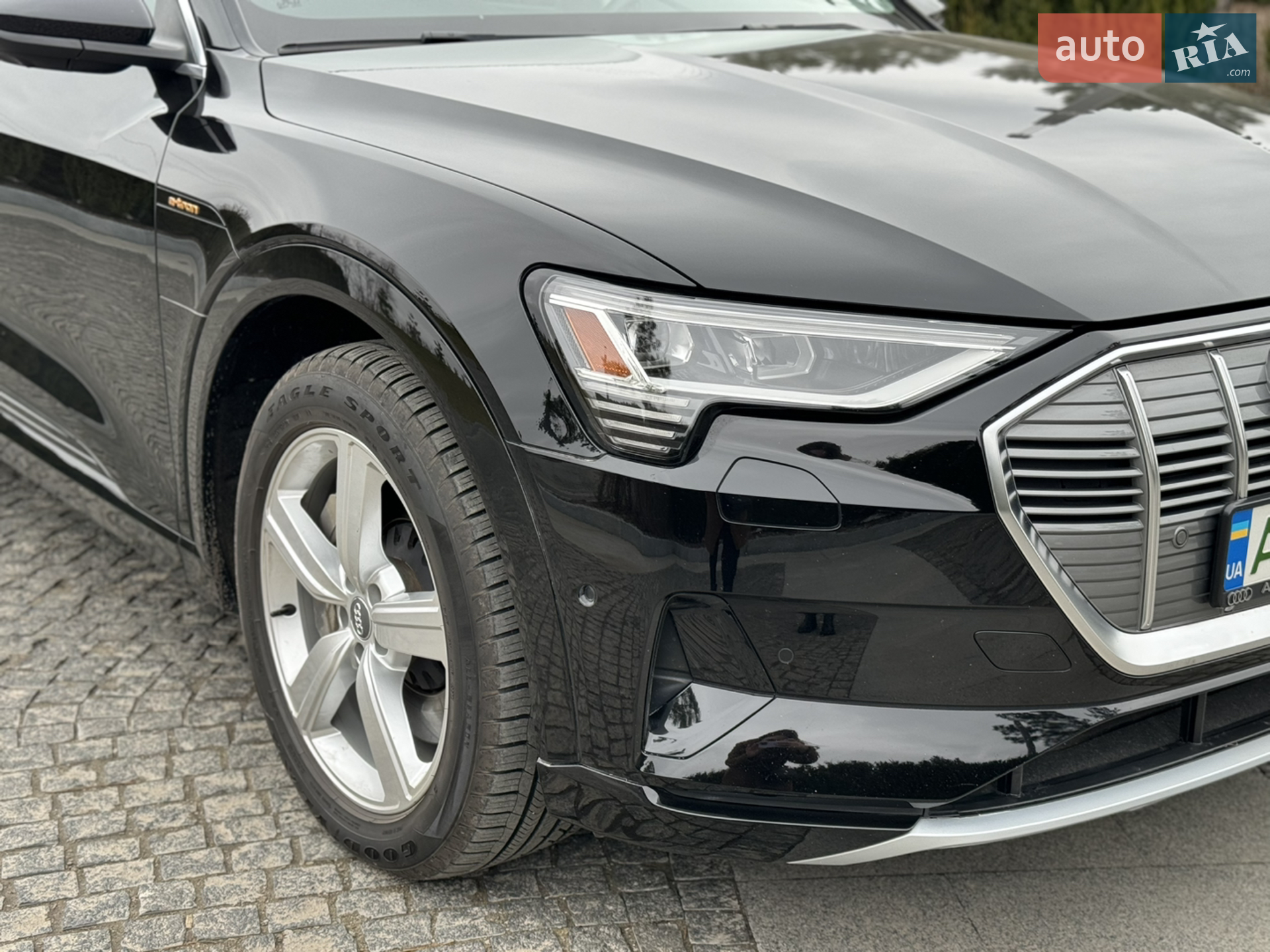2019 Audi e-tron - мініатюра 2